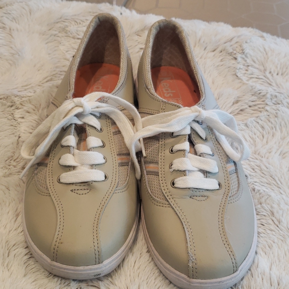 Women's Keds tennis shoes Sz 8